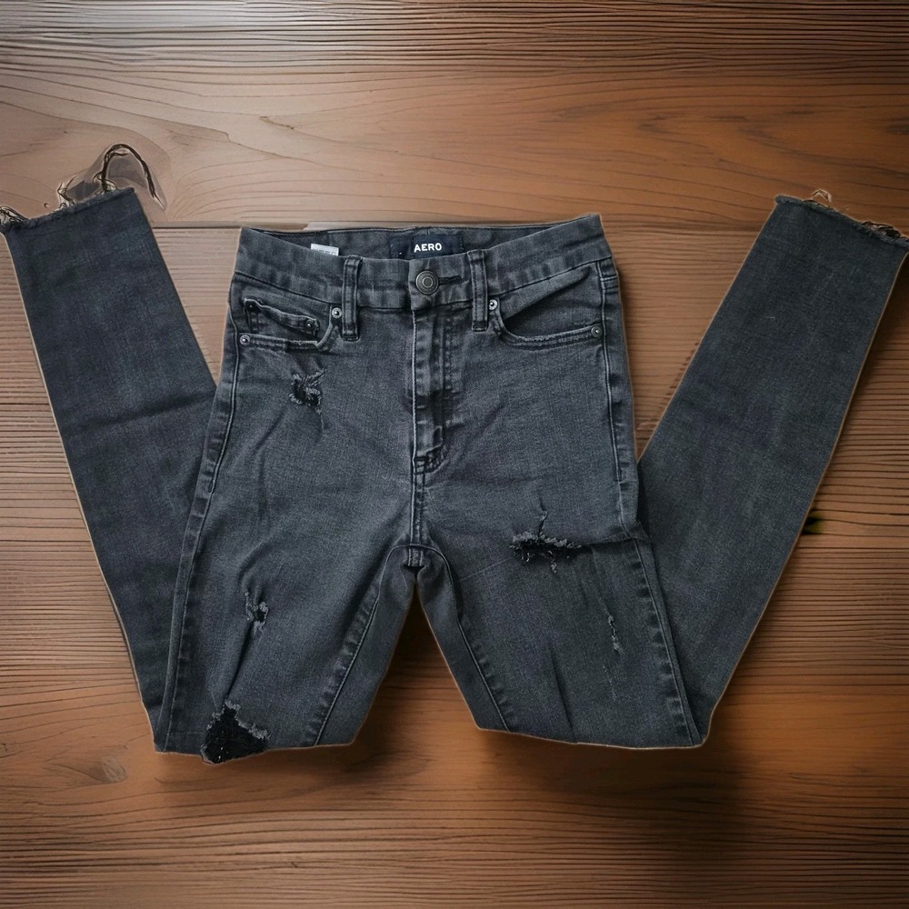 Aeropostale AERO High Rise Curvy Jegging Size 2 Black Distressed Skinny Jeans